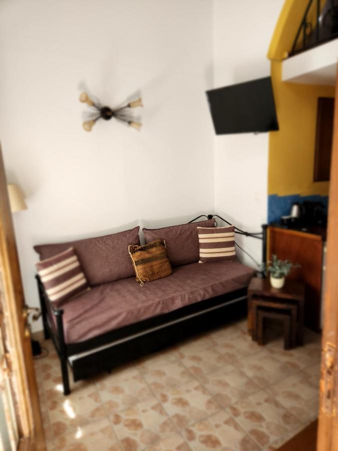 Lindos Boutique - Adults Only Apartment Bagian luar foto