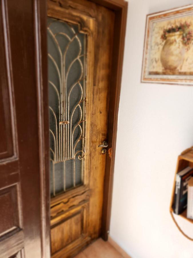 Lindos Boutique - Adults Only Apartment Bagian luar foto