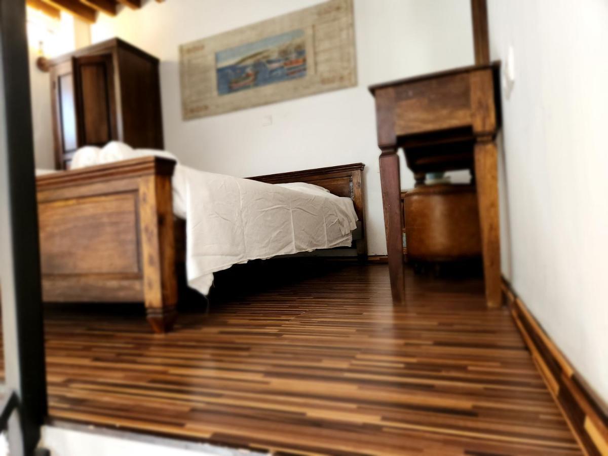 Lindos Boutique - Adults Only Apartment Bagian luar foto