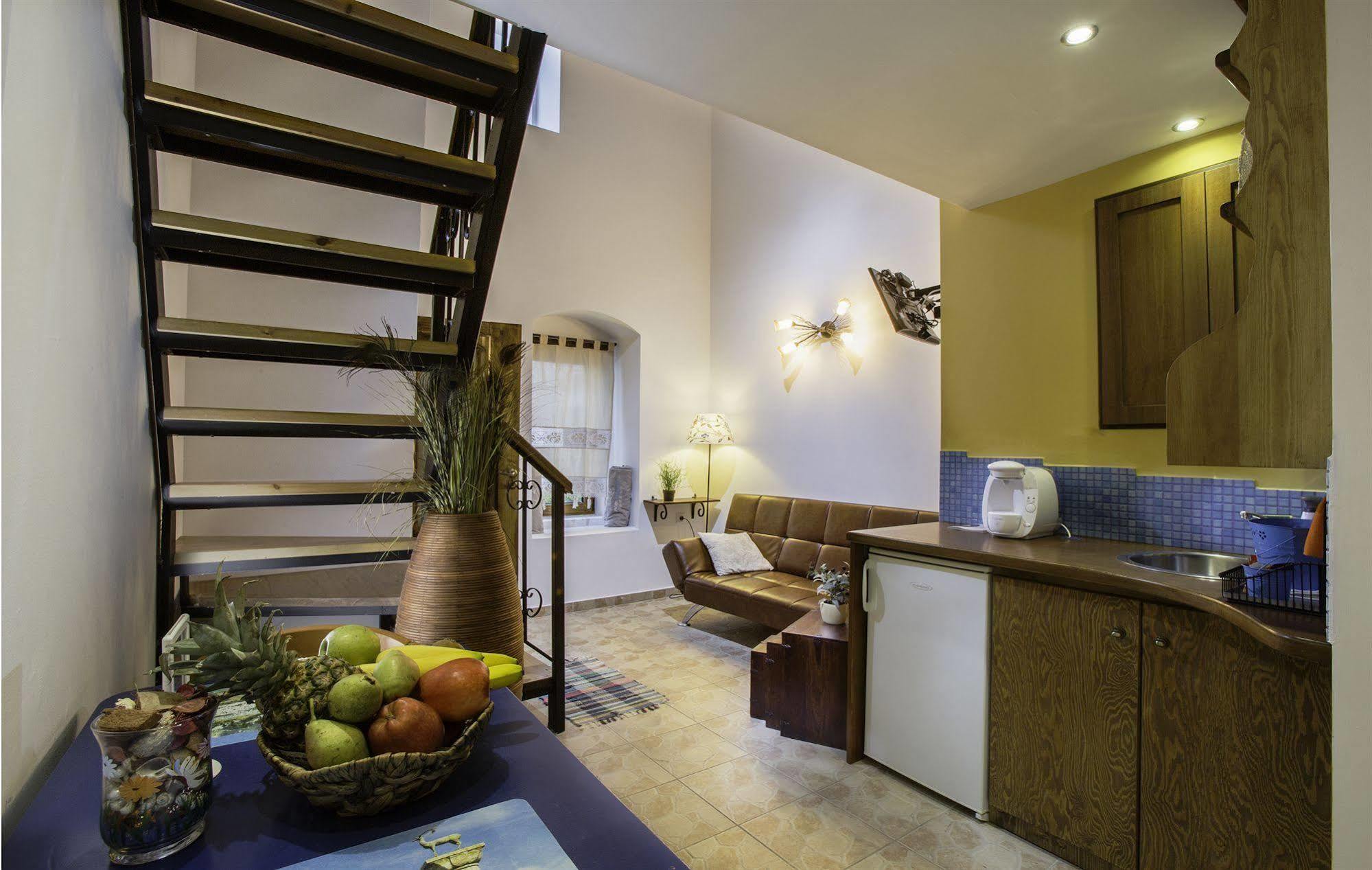 Lindos Boutique - Adults Only Apartment Bagian luar foto